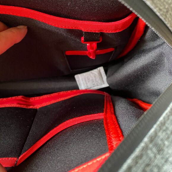 Herschel Sandford Messenger Bag in Raven crosshatch, New without tags - Picture 10 of 14